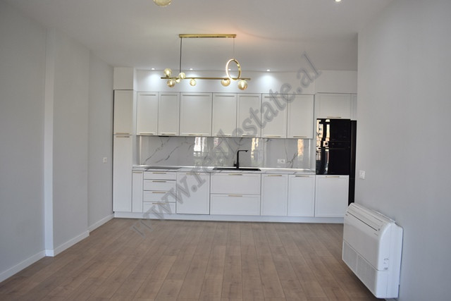 Apartament 3+1 me qira ne rrugen Xhanfize Keko prane zones se Xhamllikut dhe Varrit te Bamit ne Tira